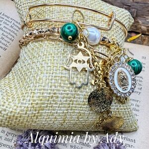 Alquimia Gold and Green malachite Charm Bracelet Set